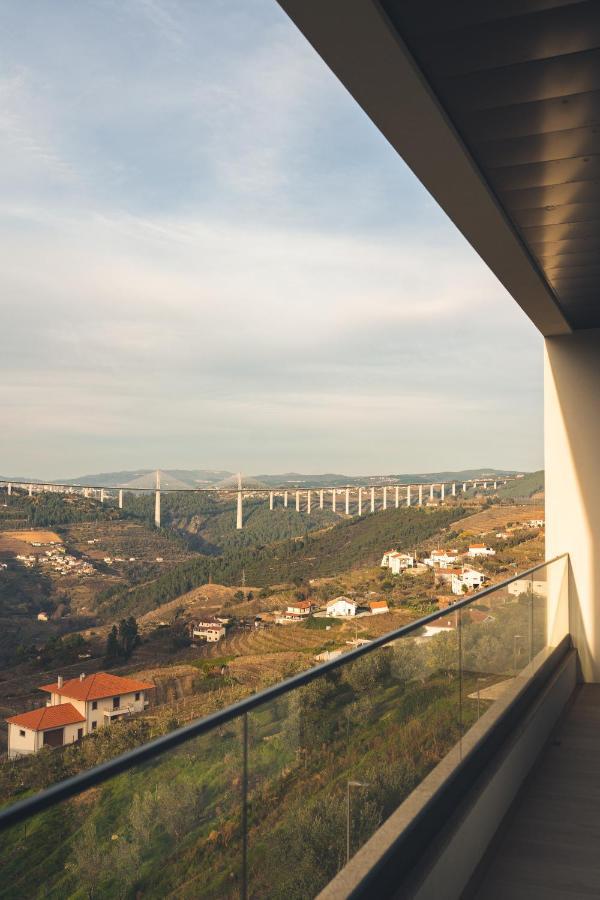 Mw Douro Wine & Spa Santa Marta de Penaguião Kültér fotó The A25 motorway near Aljustrel